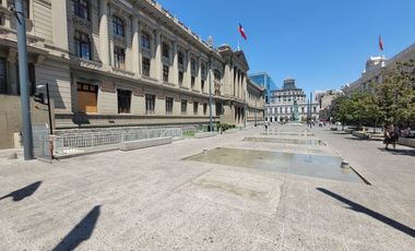 Edificio institucional  de oficinas en arriendo