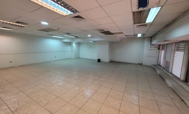 Edificio institucional  de oficinas en arriendo
