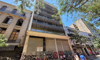 Edificio institucional  de oficinas en arriendo