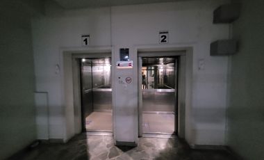 Edificio institucional  de oficinas en arriendo