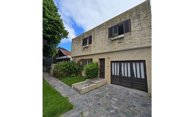 Chalet 3 amb. Azcuenaga al 600