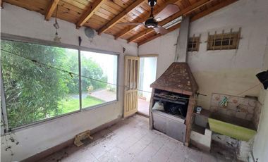 Chalet 3 amb. Azcuenaga al 600