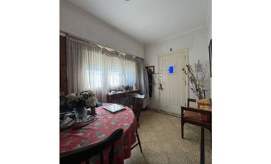 CHALET DE 4 AMBIENTES - BARRIO POMPEYA