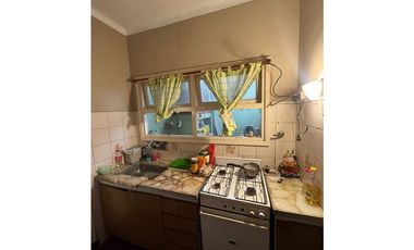 CHALET DE 4 AMBIENTES - BARRIO POMPEYA