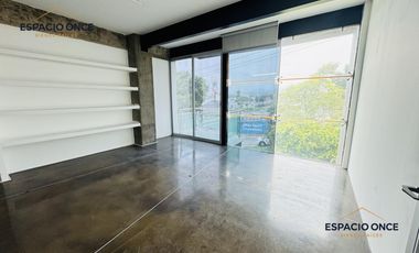 Edificio Comercial en Lomas de Cortes