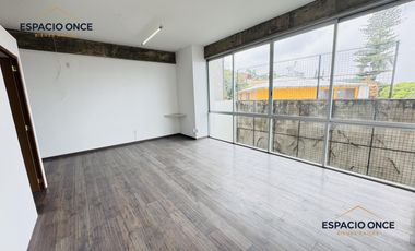 Edificio Comercial en Lomas de Cortes