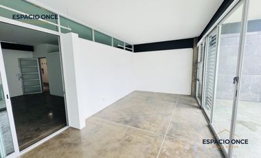 Edificio Comercial en Lomas de Cortes