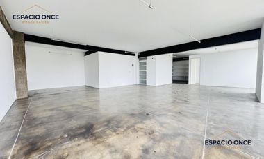 Edificio Comercial en Lomas de Cortes
