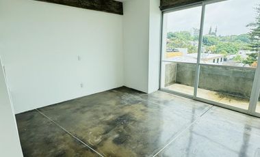 Edificio Comercial en Lomas de Cortes
