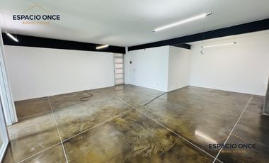Edificio Comercial en Lomas de Cortes