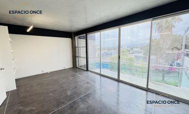 Edificio Comercial en Lomas de Cortes