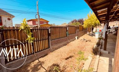 Amplia casa en arriendo por año corrido. El Quisco