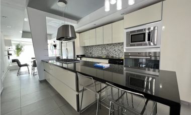 APARTAMENTO AMOBLADO PH YACHT CLUB AVENIDA BALBOA