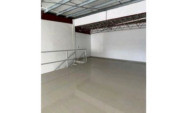 ALQUILER DE LOCAL + MEZZANINE EN MILLA 8 DE  141MTS2