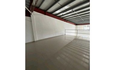 ALQUILER DE LOCAL + MEZZANINE EN MILLA 8 DE  141MTS2