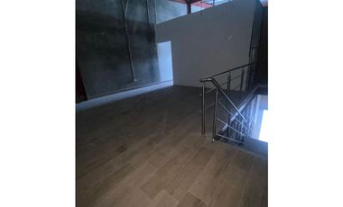 ALQUILER LOCAL COMERCIAL TUMBA MUERTO CON MEZANINE MLD