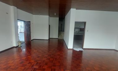 Alquiler de amplio departamento en Lomas de Urdesa