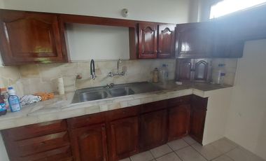 Alquiler de amplio departamento en Lomas de Urdesa