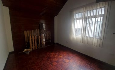 Alquiler de amplio departamento en Lomas de Urdesa