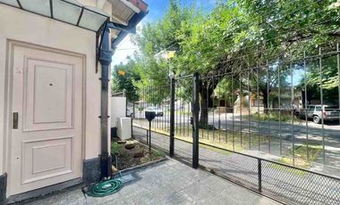 Casa en alquiler en Castelar Norte
