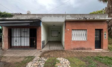 CASA 4 AMBIENTES + LOCAL COMERCIAL EN LIBERTAD