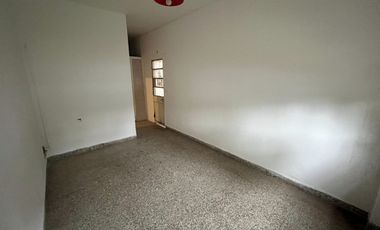 CASA 4 AMBIENTES + LOCAL COMERCIAL EN LIBERTAD