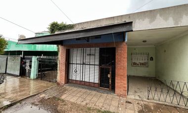 CASA 4 AMBIENTES + LOCAL COMERCIAL EN LIBERTAD