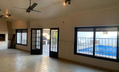 CASA EN VENTA EN PEHUAJÓ CON PILETA