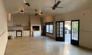 CASA EN VENTA EN PEHUAJÓ CON PILETA