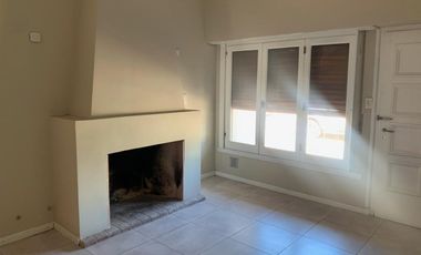 CASA EN VENTA EN PEHUAJÓ CON PILETA