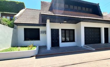 CASA EN VENTA EN PEHUAJÓ CON PILETA