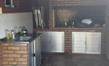 CASA EN VENTA 2 DORMITORIOS LUIS PALACIOS