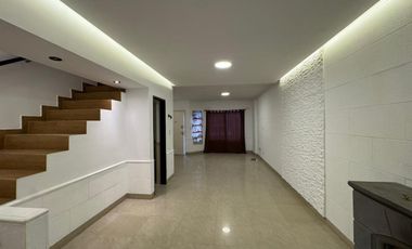 Duplex 5 amb en Munro + play + cochera doble