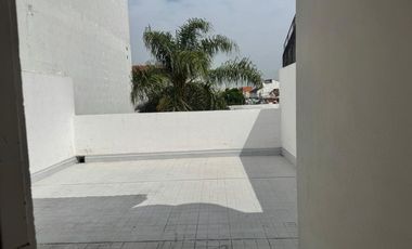 Duplex 5 amb en Munro + play + cochera doble