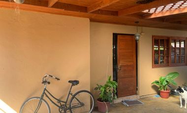 Casa en venta 3D/2B c/ 4 estacionamiento en Villa Galilea