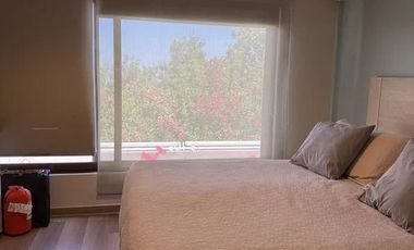 Casa en arriendo c/ estacionamiento en San Carlos de Apoquindo