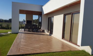 RAPEL ESPECTACULAR CASA NUEVA VENDO, BAHIA CHILA