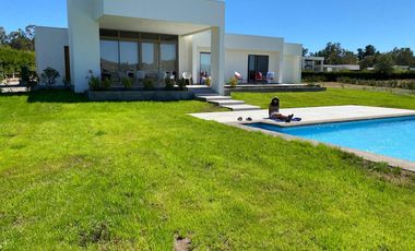 RAPEL ESPECTACULAR CASA NUEVA VENDO, BAHIA CHILA