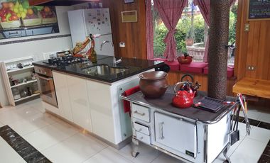 PRECIOSA CASA CON LANCHA Y MUEBLES INCLUIDOS