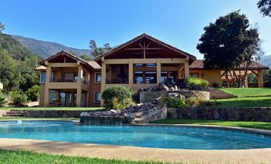 A SOLO 1 HORA DE SANTIAGO ESPECTACULAR CASA CAMPO