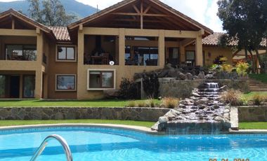 A SOLO 1 HORA DE SANTIAGO ESPECTACULAR CASA CAMPO