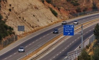 CRISOL ARRIENDA CASA AMPLIA, A METROS TRONCAL