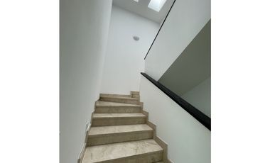 Casa sexta de lomas verdes