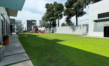 Casa amueblada con roof garden y amenidades en venta o renta en Residencial Ibiza, Metepec.