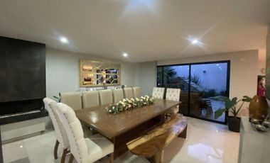 Casa amueblada con roof garden y amenidades en venta o renta en Residencial Ibiza, Metepec.