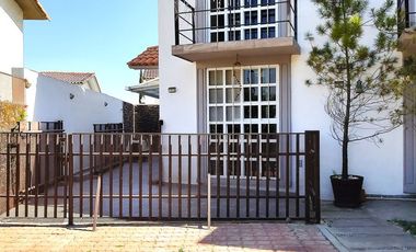Casa Ampliada a 4 R,  en venta en Villas del Campo