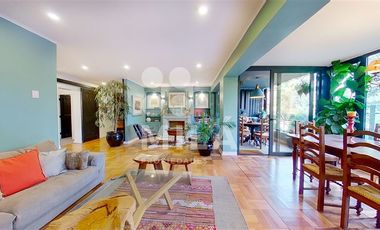 Departamento en Venta en Clásico y Remodelado en Vitacura