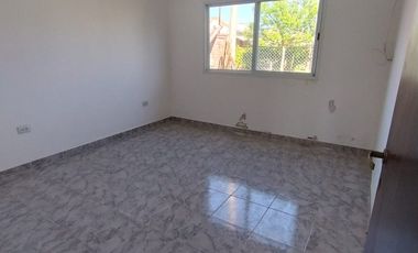 Casa 2 dormitorios con pileta - Punta chacra ( Roldan )