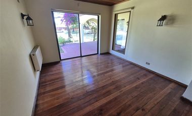 Casa en Arriendo en Av. Octavio Jara Wolf