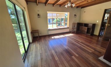 Casa en Arriendo en Av. Octavio Jara Wolf